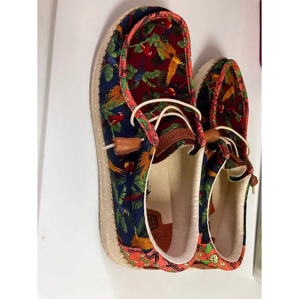 Hey Dude Wally Margaritaville Mens Size 10 Tropical Parrot Print Loafers